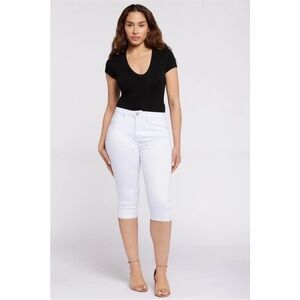 Seven7 Women's Crisp White Cropped Jeans